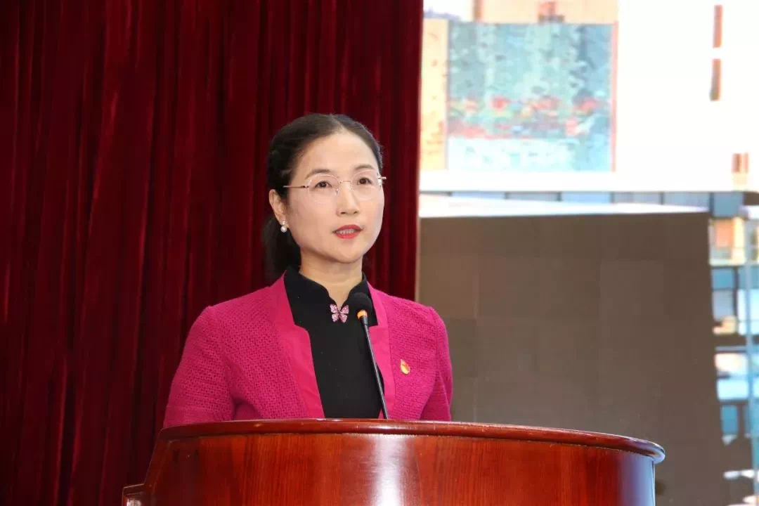 演員紀玲的表演藝術(shù)學(xué)習(xí)指南，從初學(xué)者到進階者的全方位指南