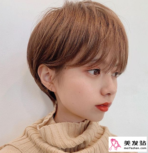 最新款短發(fā)發(fā)型女，小巷深處的時尚靈感與秘密圖片分享