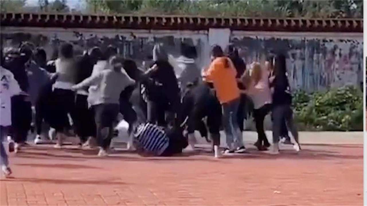 綏化貼吧熱議群架事件，學習改變命運，自信引領未來背后的力量